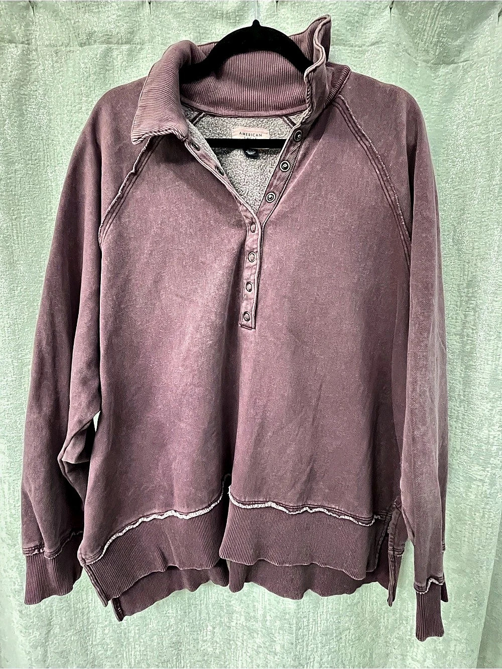 American Eagle Distressed Pullover in Plum Size M EUC